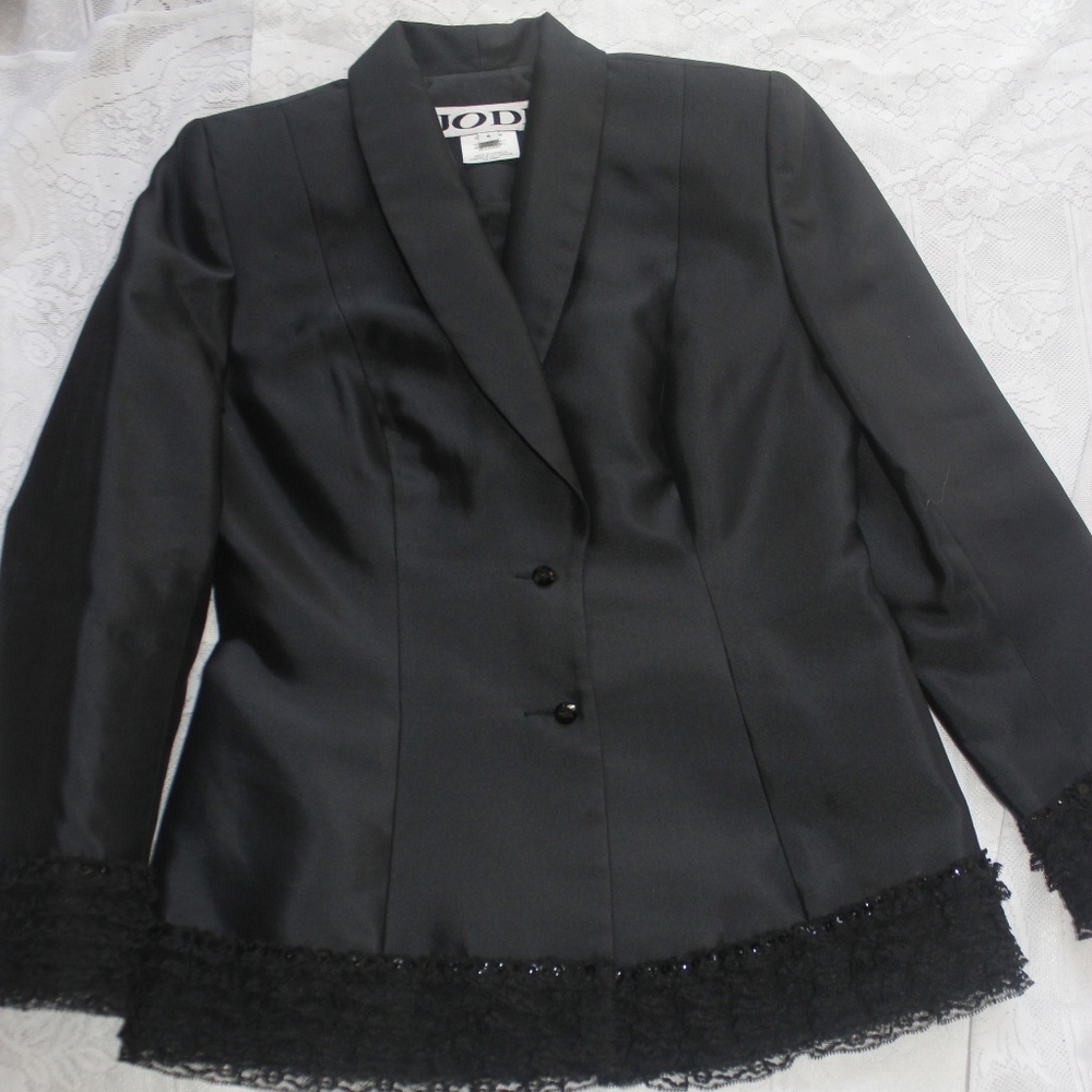 JODI Black Sateen Silk Lace Suit Set 8